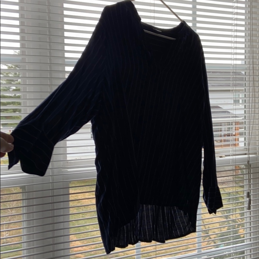 Old Navy long sleeved shirt